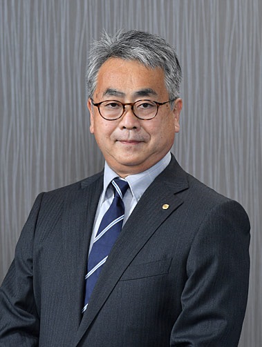 執行役員<br />
販売推進本部長 青木 俊雄
